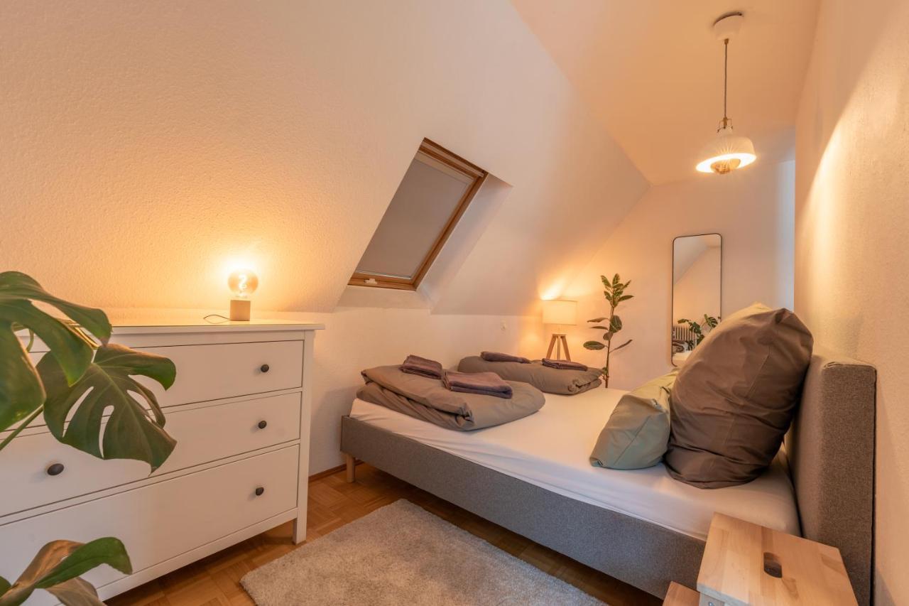 Apartment Im Historischen Altbau Am Marktplatz - Disney+, 300Mb/S Internet ケムニッツ エクステリア 写真
